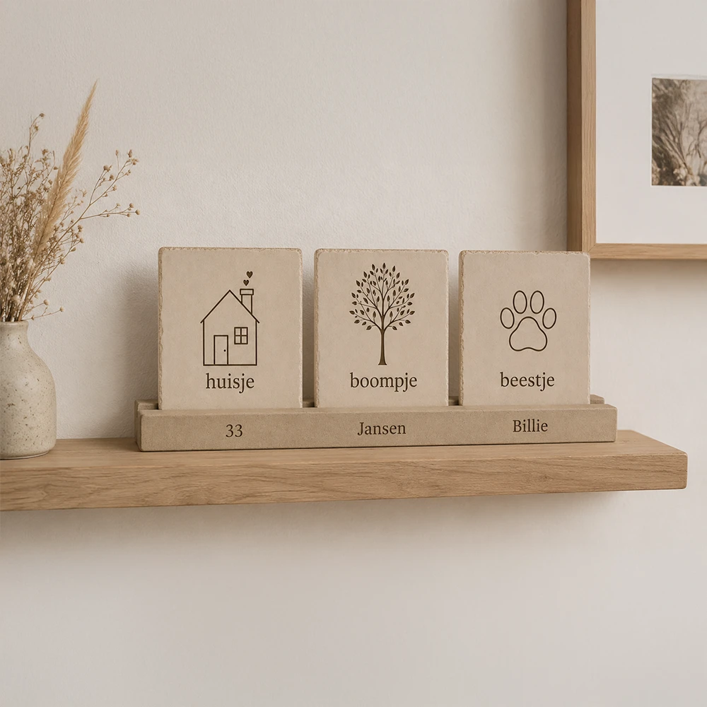 Beige tegeltjes houder - Huisje boompje beestje met gravering sfeer